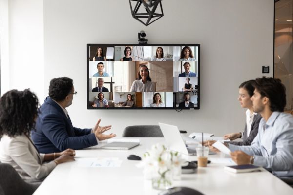 Effective Hybrid Meetings: Best Practices and Common Mistakes